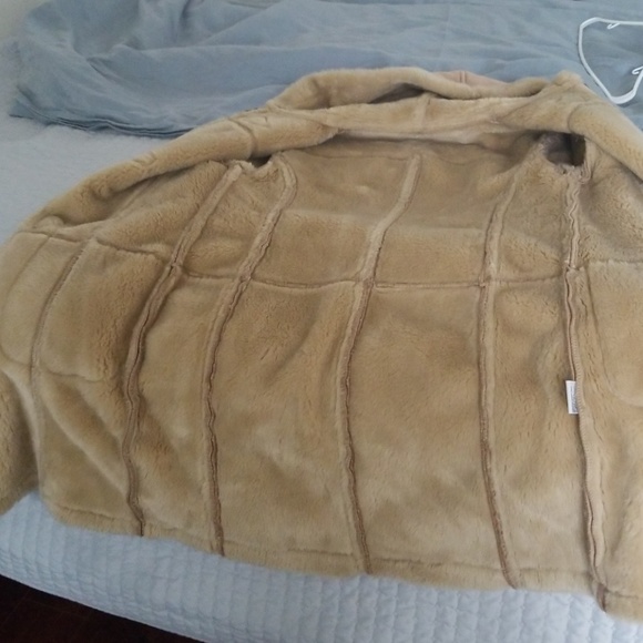 Coat - Picture 4 of 6